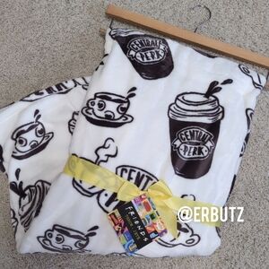 FRIENDS Central Perk ☕ Coffee Theme Cozy Plush Throw Blanket